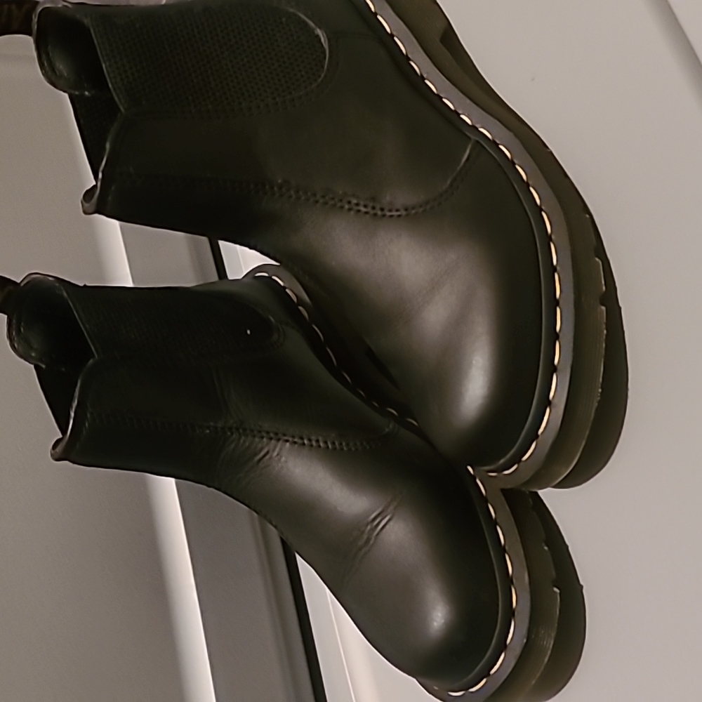 Doc Martens - Picture 2 of 6